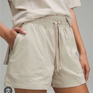 lululemon athletica dance studio high rise short 3.5”